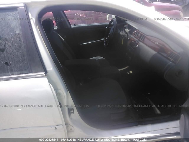 2G1WT55K179213444 - 2007 CHEVROLET IMPALA LT WHITE photo 5