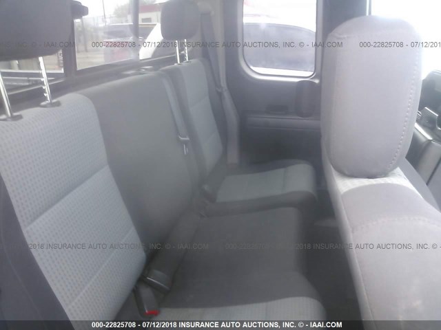 1N6AA06A54N537129 - 2004 NISSAN TITAN XE/SE/LE 银色 照片 8