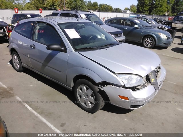 1FAFP31N17W113860 - 2007 FORD FOCUS ZX3/S/SE/SES SILVER photo 1