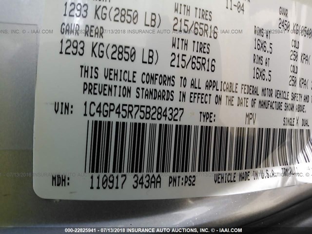 1C4GP45R75B284327 - 2005 CHRYSLER TOWN & COUNTRY  GRAY photo 9