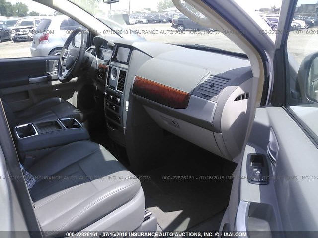2A8HR54PX8R818780 - 2008 CHRYSLER TOWN & COUNTRY TOURING SILVER photo 5