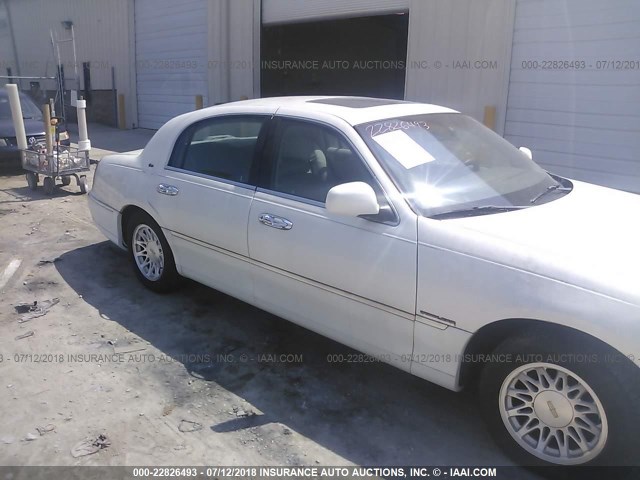 1LNFM83WXWY617862 - 1998 LINCOLN TOWN CAR CARTIER WHITE photo 6