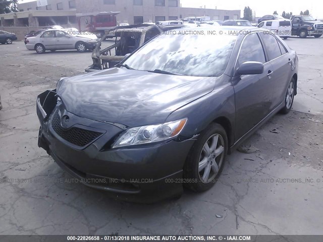 4T1BK46K07U550719 - 2007 TOYOTA CAMRY NEW GENERAT LE/XLE/SE GRAY photo 2