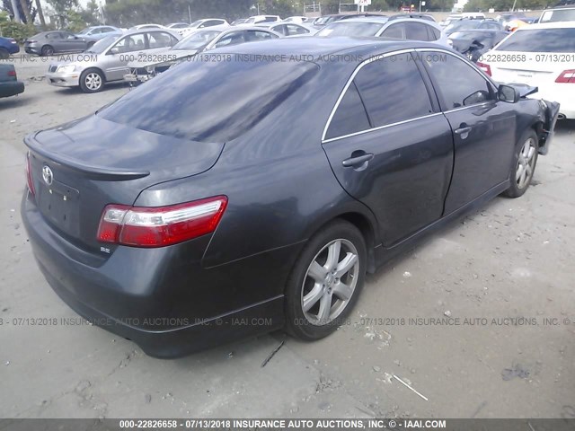 4T1BK46K07U550719 - 2007 TOYOTA CAMRY NEW GENERAT LE/XLE/SE GRAY photo 4