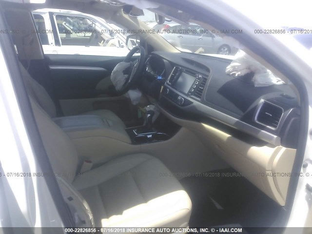 5TDKKRFH8FS098799 - 2015 TOYOTA HIGHLANDER XLE თეთრი ფოტო 5