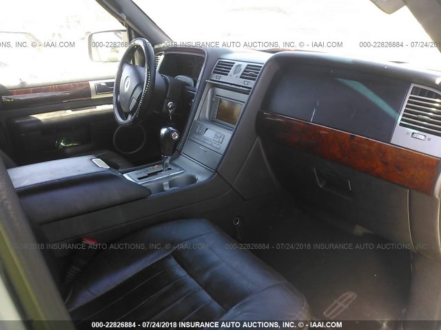 5LMFU28576LJ11168 - 2006 LINCOLN NAVIGATOR Beyaz fotoğraf 5