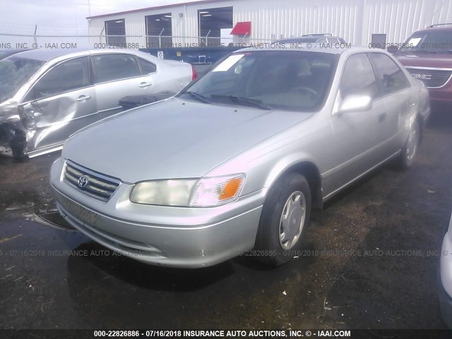 4T1BG22K0YU685969 - 2000 TOYOTA CAMRY CE/LE/XLE 银色 照片 2