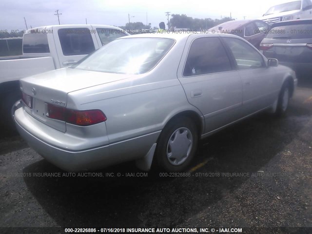4T1BG22K0YU685969 - 2000 TOYOTA CAMRY CE/LE/XLE 银色 照片 4