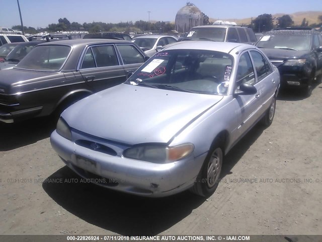 3FAFP13P9YR185767 - 2000 FORD ESCORT SILVER photo 2