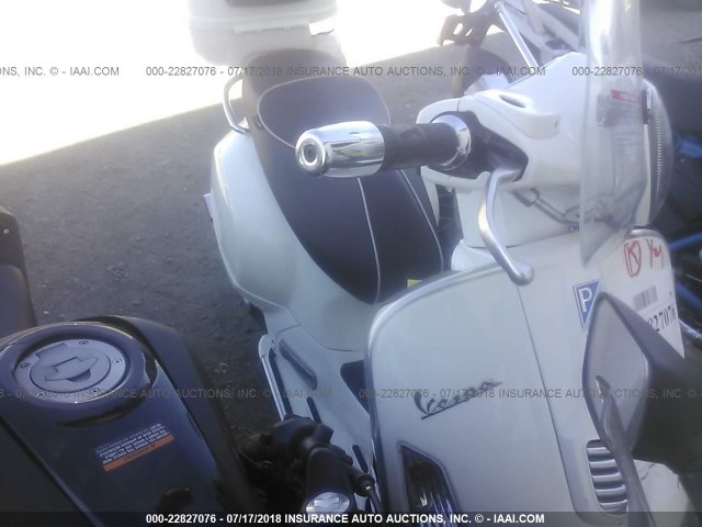 ZAPM459L2F5100370 - 2015 VESPA GTS 300 SUPER WHITE photo 1