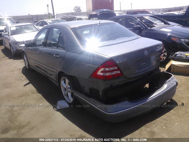 WDBRF40J25F626321 - 2005 MERCEDES-BENZ C 230K SPORT SEDAN BLUE photo 3