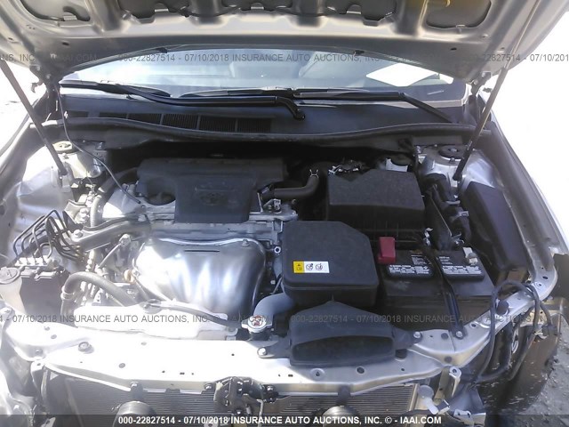 4T1BF1FK7HU402989 - 2017 TOYOTA CAMRY LE/XLE/SE/XSE SILVER photo 10