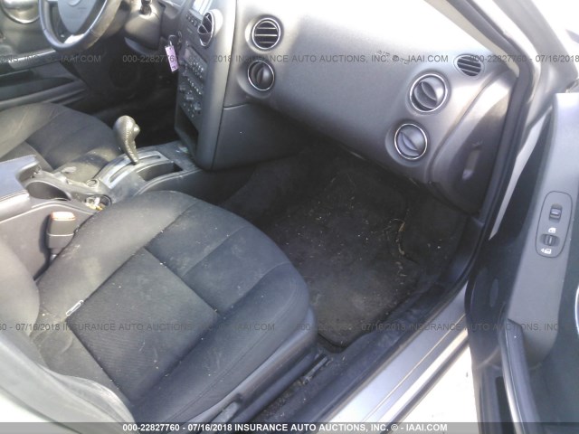 2G2WP552681145920 - 2008 PONTIAC GRAND PRIX SILVER photo 5