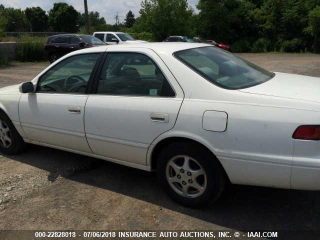 4T1BG22K7XU570834 - 1999 TOYOTA CAMRY CE/LE/XLE 白色 照片 6