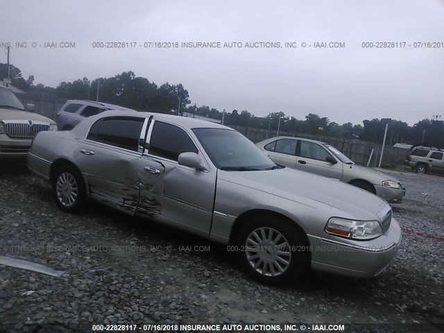 1LNHM81W95Y661880 - 2005 LINCOLN TOWN CAR SIGNATURE GRAY photo 1