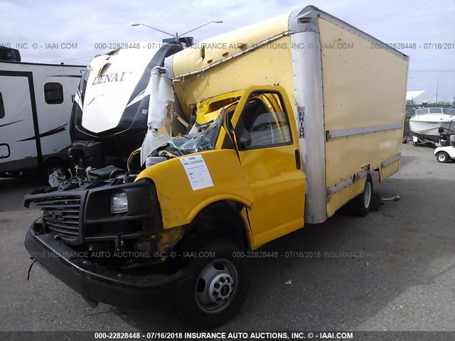 1GDHG31U851910896 - 2005 GMC G3500 CUTAWAY G3500 YELLOW photo 2