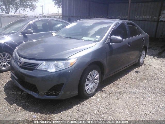 4T4BF1FK3CR261014 - 2012 TOYOTA CAMRY SE/LE/XLE GRAY photo 2