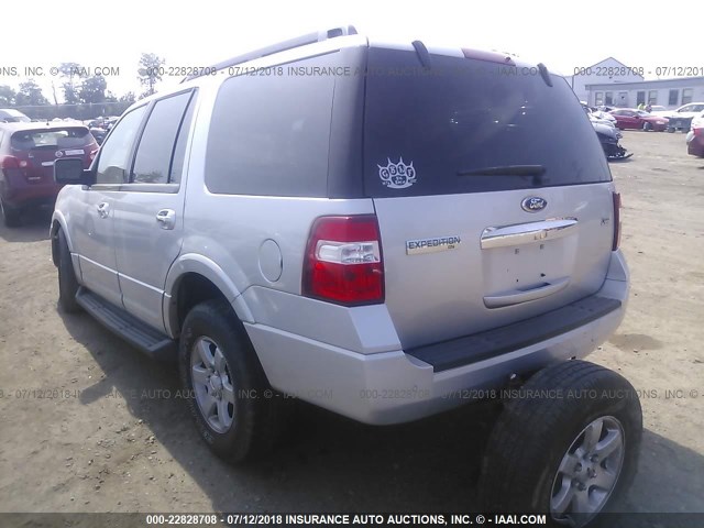 1FMJU1J50BEF55301 - 2011 FORD EXPEDITION XLT/KING RANCH SILVER photo 3