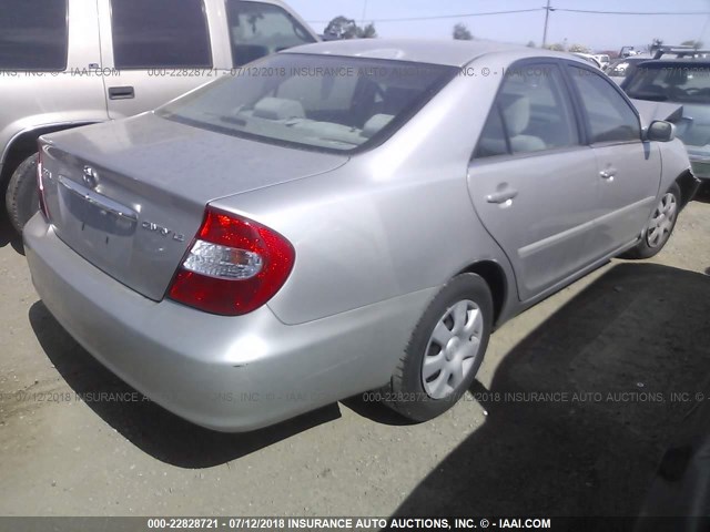 4T1BE32K24U844786 - 2004 TOYOTA CAMRY LE/XLE/SE Күміс фото 4