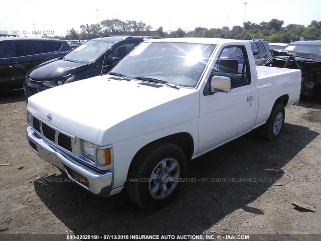 1N6SD11SXTC320509 - 1996 NISSAN TRUCK XE WHITE photo 2