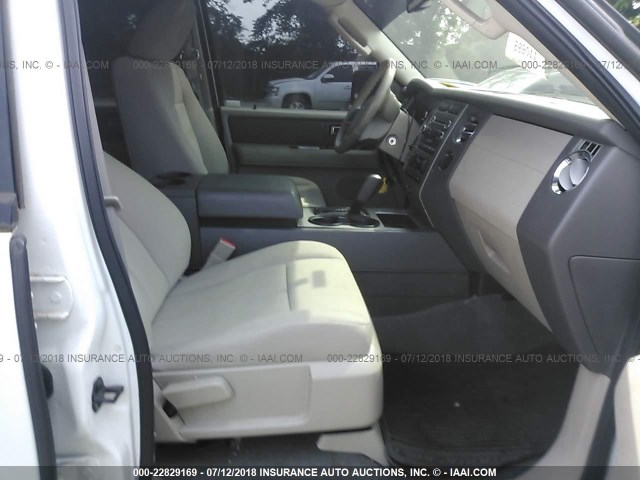 1FMJU1F59BEF32690 - 2011 FORD EXPEDITION XL WHITE photo 5