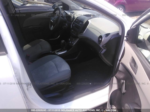 1G1JA5SH5G4128859 - 2016 CHEVROLET SONIC LS 白色 照片 5