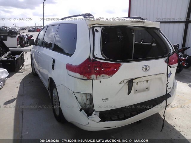 5TDYK3DC0BS058631 - 2011 TOYOTA SIENNA XLE/LIMITED WHITE photo 3