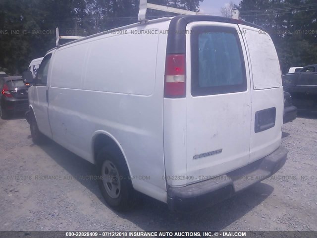 1GCFG15X671102537 - 2007 CHEVROLET EXPRESS G1500  WHITE photo 3