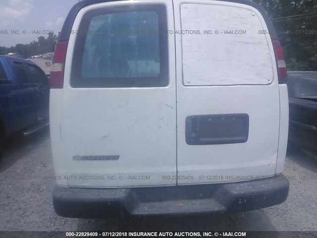 1GCFG15X671102537 - 2007 CHEVROLET EXPRESS G1500  WHITE photo 8