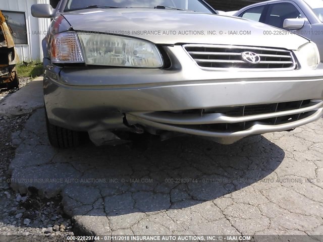 4T1BG22K51U042152 - 2001 TOYOTA CAMRY CE/LE/XLE TAN photo 6