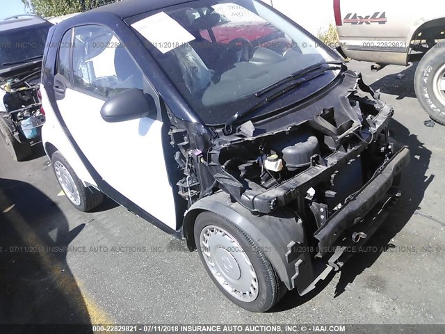 WMEEJ3BA2DK679629 - 2013 SMART FORTWO PURE/PASSION WHITE photo 1