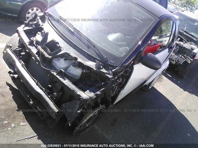 WMEEJ3BA2DK679629 - 2013 SMART FORTWO PURE/PASSION WHITE photo 2
