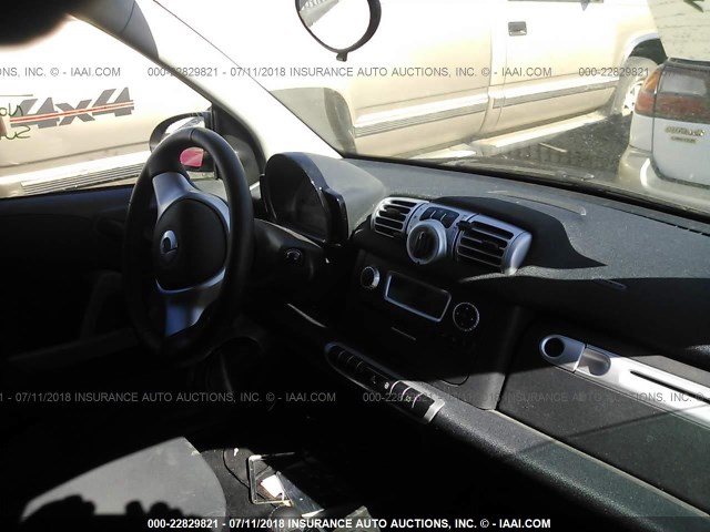 WMEEJ3BA2DK679629 - 2013 SMART FORTWO PURE/PASSION WHITE photo 5