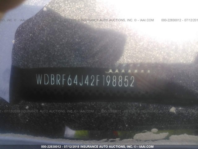 WDBRF64J42F198852 - 2002 MERCEDES-BENZ C 320 WHITE photo 9