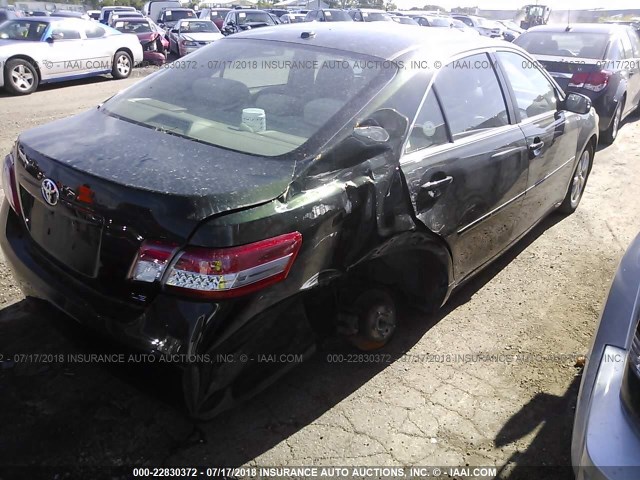 4T1BF3EKXBU668186 - 2011 TOYOTA CAMRY SE/LE/XLE GREEN photo 4