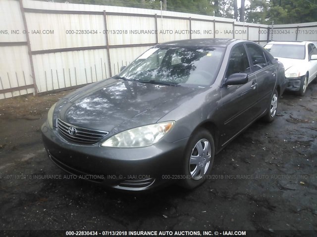 JTDBE32K563060406 - 2006 TOYOTA CAMRY LE/XLE 灰色 照片 2
