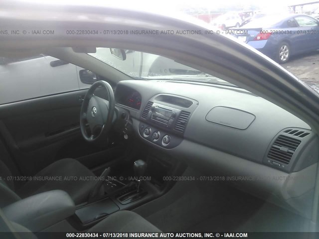 JTDBE32K563060406 - 2006 TOYOTA CAMRY LE/XLE 灰色 照片 5