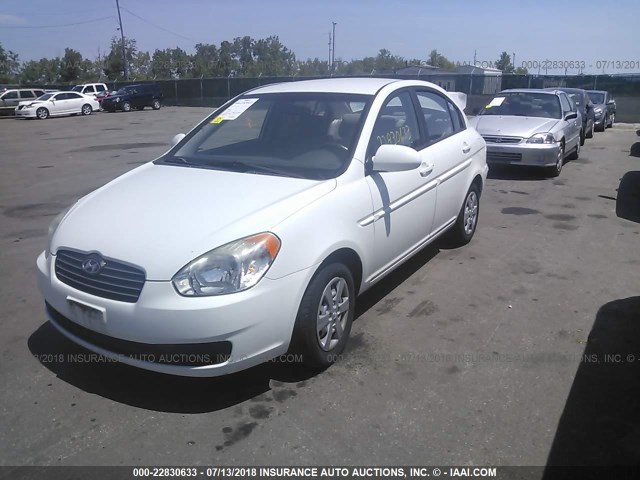 KMHCN46C39U368715 - 2009 HYUNDAI ACCENT WHITE photo 2