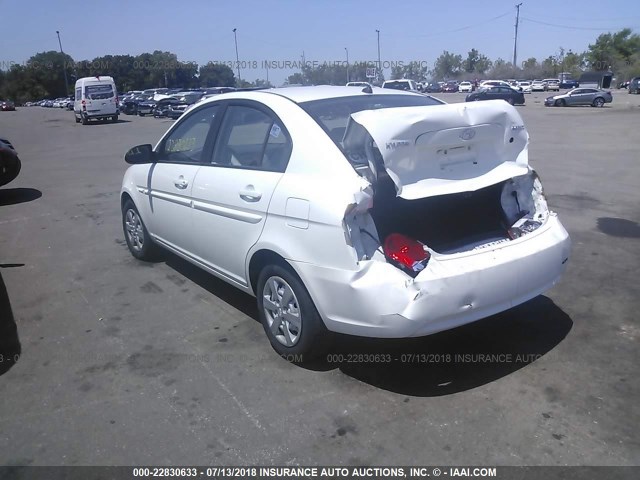 KMHCN46C39U368715 - 2009 HYUNDAI ACCENT WHITE photo 3