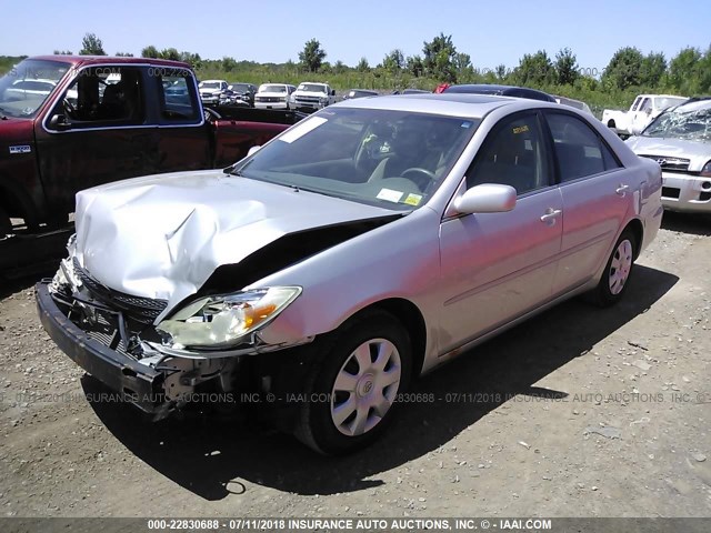 4T1BE32K02U525500 - 2002 TOYOTA CAMRY LE/XLE/SE 银色 照片 2