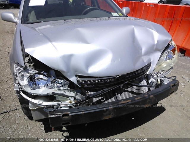 4T1BE32K02U525500 - 2002 TOYOTA CAMRY LE/XLE/SE 银色 照片 6