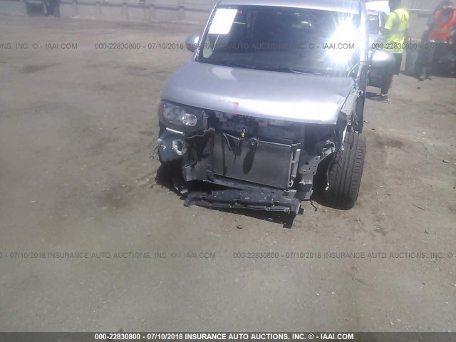 JN8AZ2KR4BT211032 - 2011 NISSAN CUBE S/SL/KROM SILVER photo 6