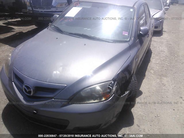 JM1BK344681812457 - 2008 MAZDA 3 HATCHBACK GRAY photo 2