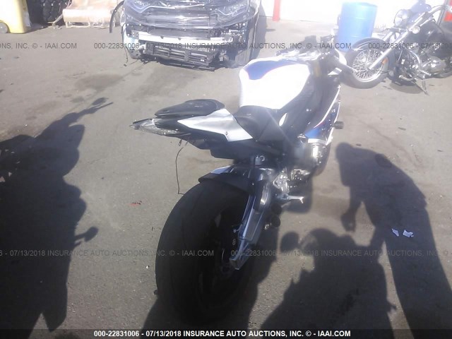 WB10D6007HZ710525 - 2017 BMW S 1000 RR WHITE photo 4