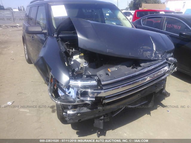 2FMGK5B82HBA03576 - 2017 FORD FLEX SE GRAY photo 6