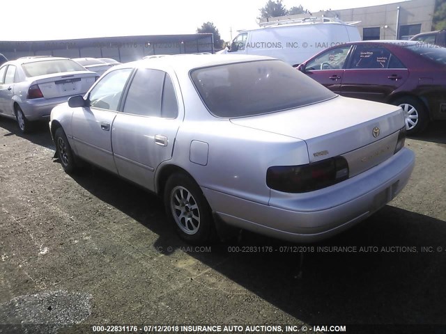 4T1BG12K2TU744863 - 1996 TOYOTA CAMRY DX/LE/XLE TAN photo 3