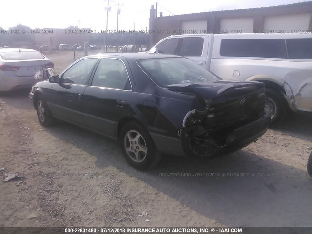 4T1BF22K6WU045698 - 1998 TOYOTA CAMRY CE/LE/XLE BLACK photo 3