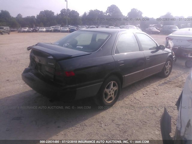 4T1BF22K6WU045698 - 1998 TOYOTA CAMRY CE/LE/XLE BLACK photo 4