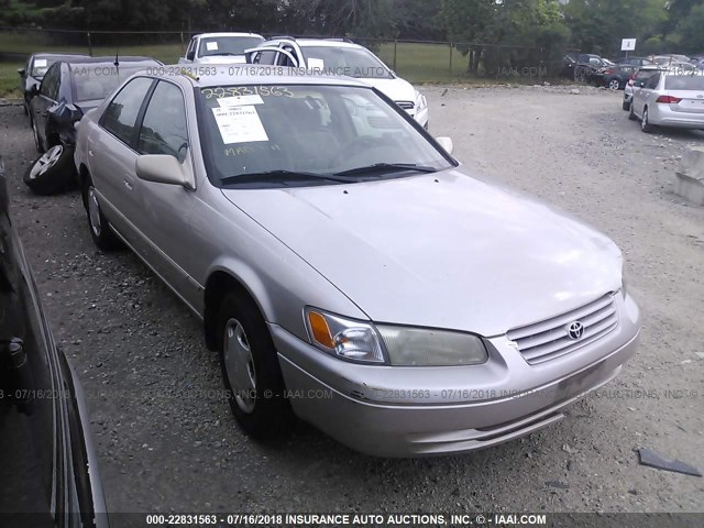 4T1BG22K3XU894069 - 1999 TOYOTA CAMRY CE/LE/XLE GOLD photo 1