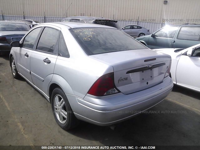 1FAFP34Z23W291995 - 2003 FORD FOCUS SE COMFORT/SE SPORT SILVER photo 3